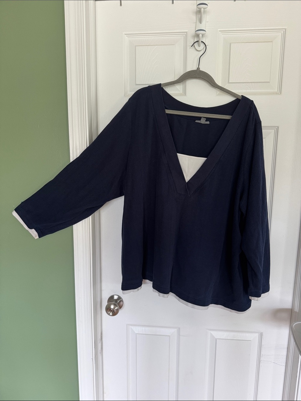 🏝️Essentials Navy Long Sleeve V-Neck Top with White Inset